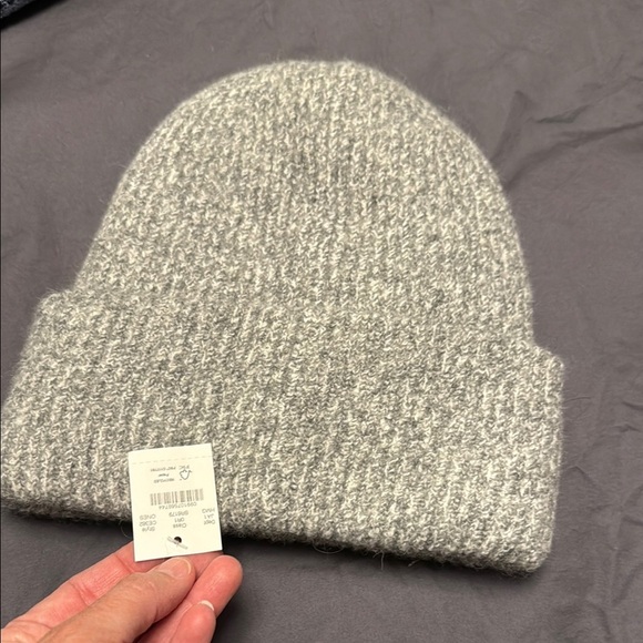 J.Crew Gray Marled Supersoft Yarn Beanie NWT - Picture 6 of 6
